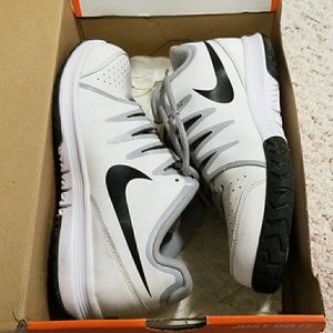 Nike Vapor Court Mens 7 Wide